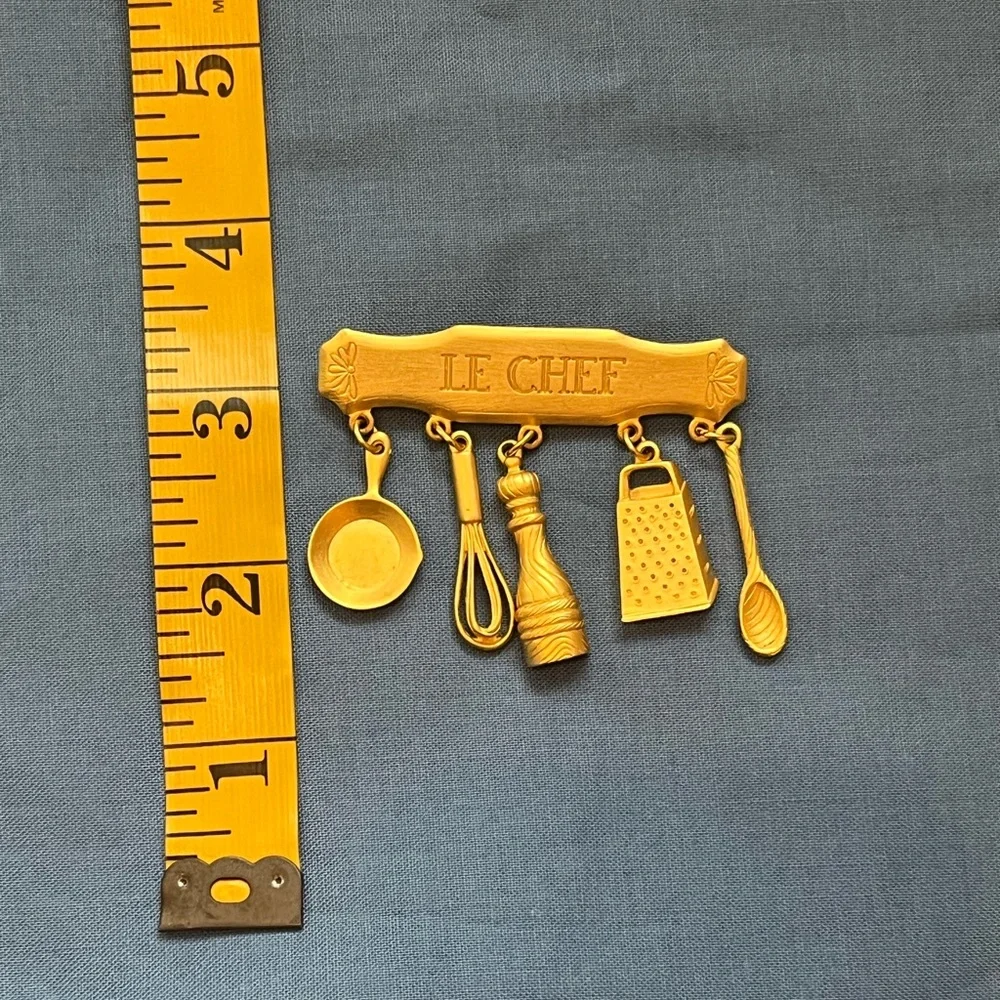 JJ Chef Brooch - Picture 1 of 2